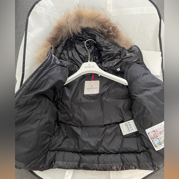 Moncler Kids Shiny Black Puffer Jacket with Fur Trim - Picture 5 of 8